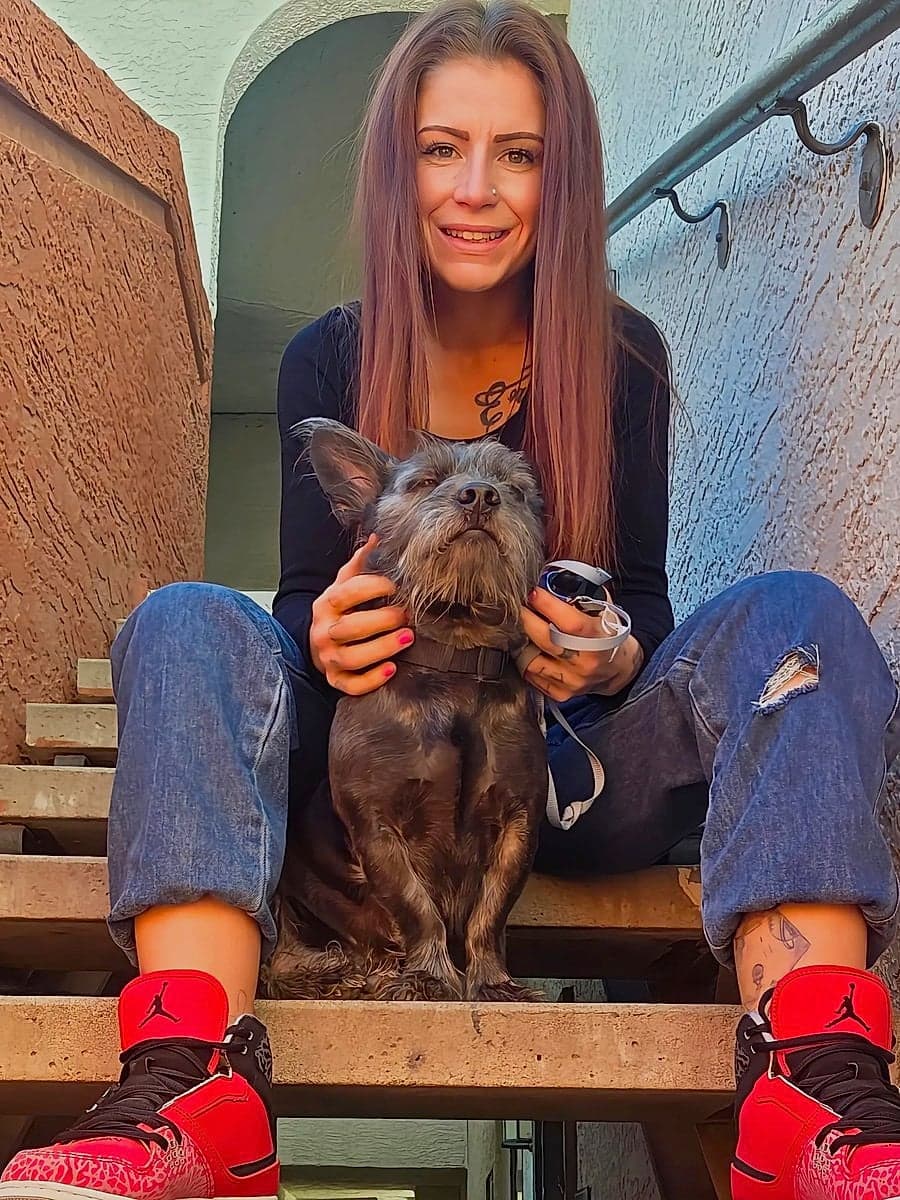 ToxicTee with Chubbz on stairs